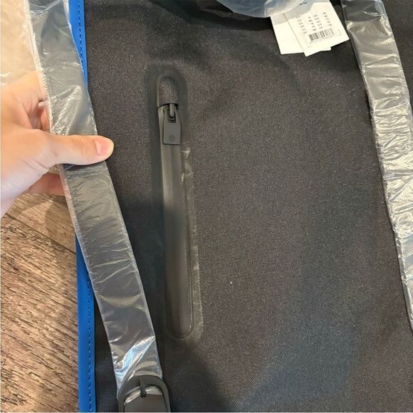 Rains Waves Waterproof Backpack W3 With Secure Buckle Closure NWT - Picture 8 of 11